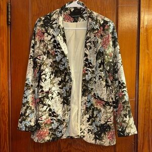 Cynthia Rowley Floral Blazer – Medium
Size: Medium